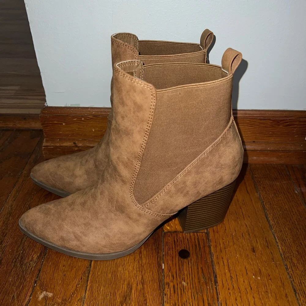 Women’s GBG Boots Size 10 - Picture 2 of 3